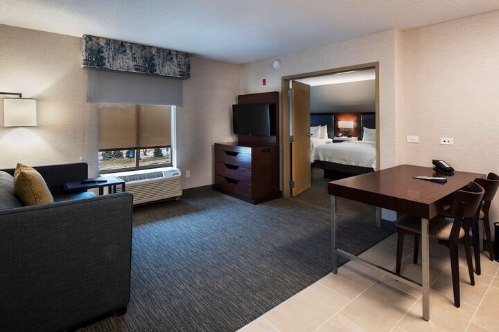 Hampton Inn & Suites Chicago / Lincolnshire