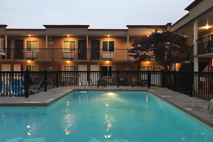 Sahara Courtyard Inn Penticton