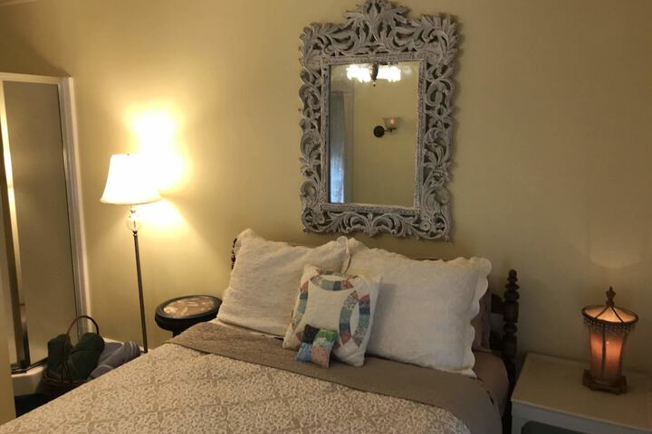 Room 27 of 89