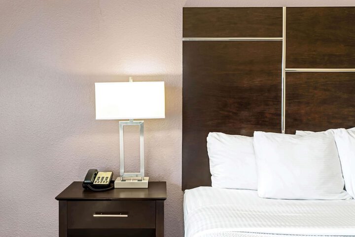 Room 18 of 40