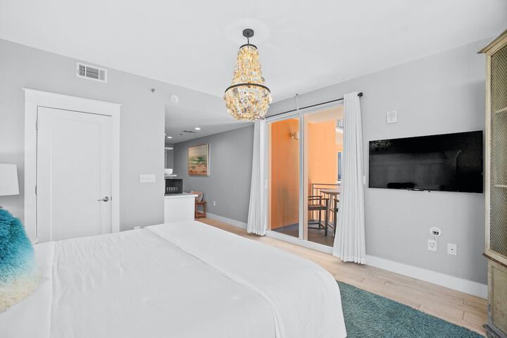 Room 725 of 954