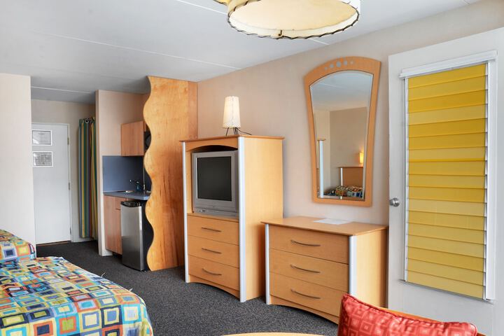 Room 16 of 37
