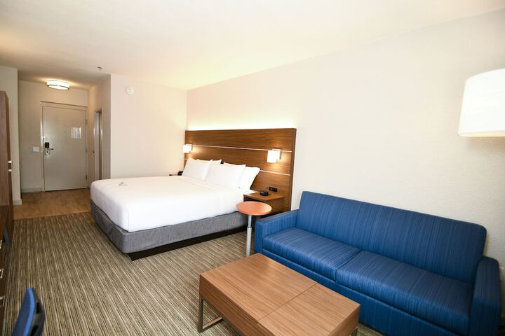 Room 90 of 126