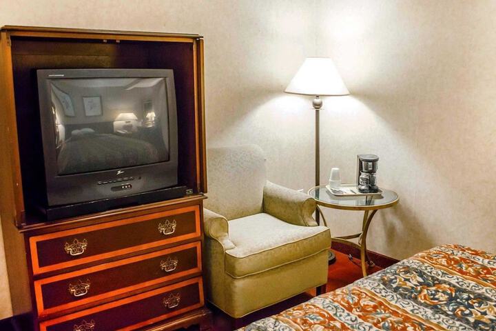 Room 34 of 43