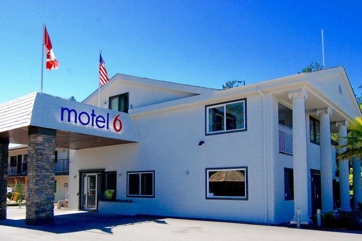 Hotel 5 of 51