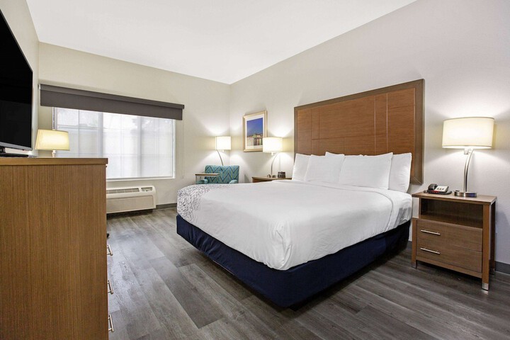 Room 21 of 48