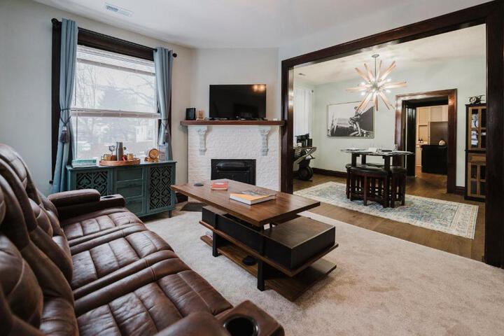 Sr Pilot Earhart Hangar Suite 2 br K & Q, 1 Ba