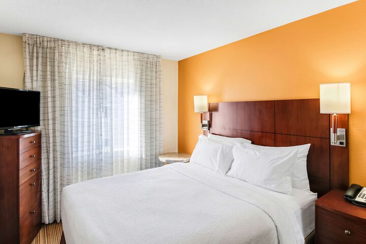 Room 32 of 40