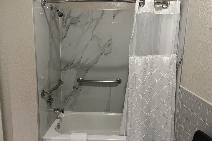 Room 15 of 30