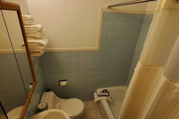 Room 33 of 45