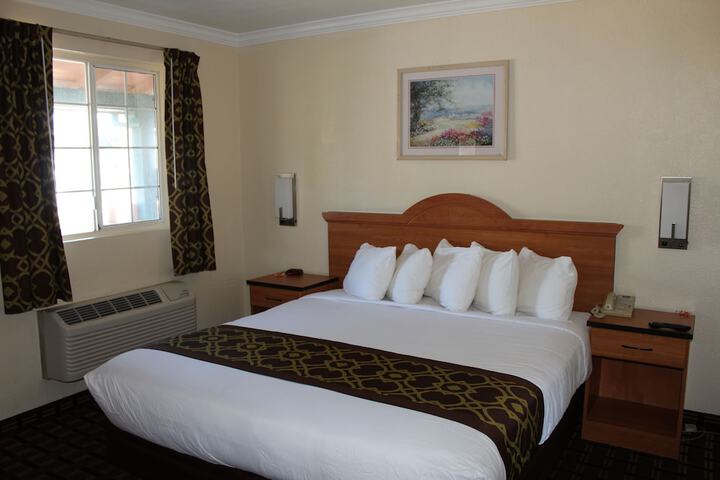 Room 60 of 76
