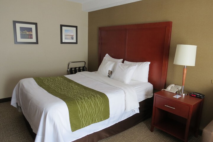 Room 28 of 41