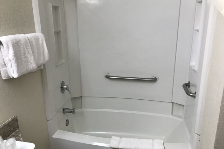 Room 17 of 24