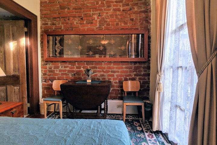 Room 30 of 93