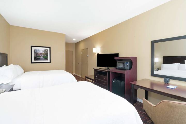 Room 16 of 40