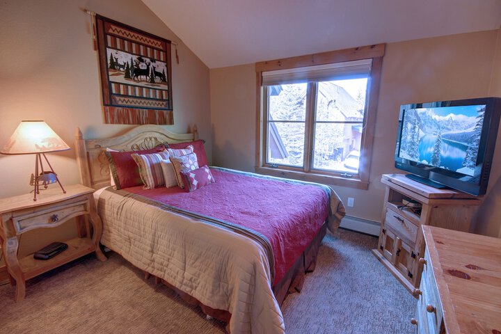Room 27 of 37