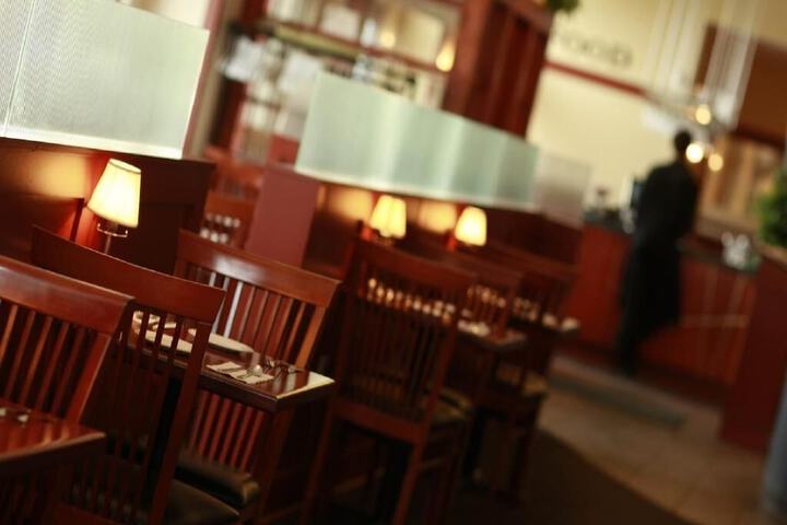 Dining 13 of 16