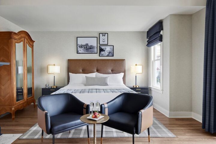Room 15 of 37