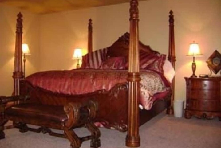 Room 15 of 17
