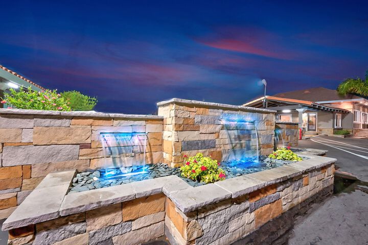 Travelers Inn