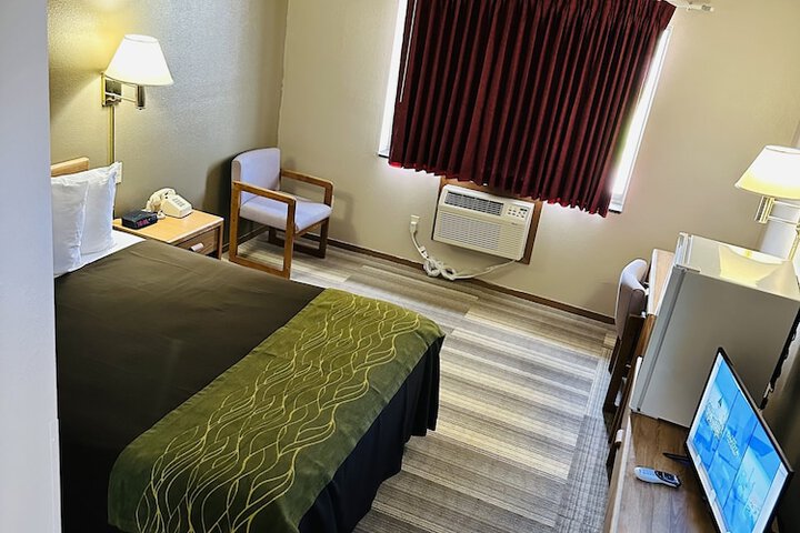 Room 12 of 21