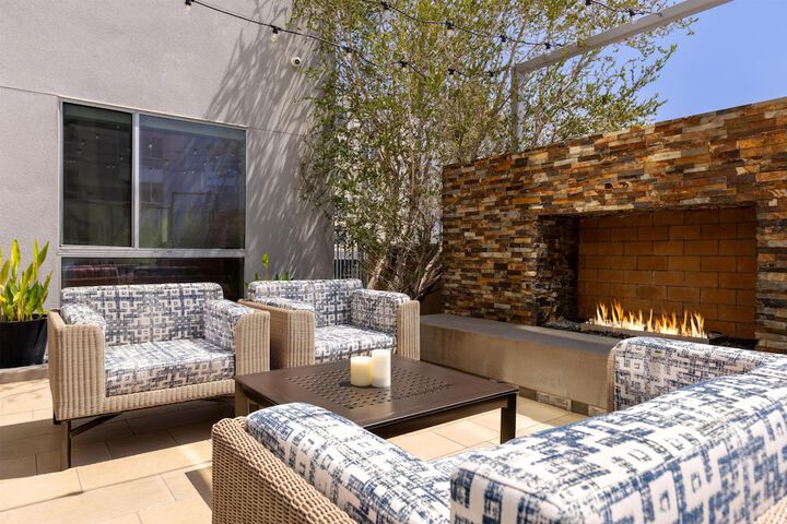 Hampton Inn & Suites Los Angeles - Glendale