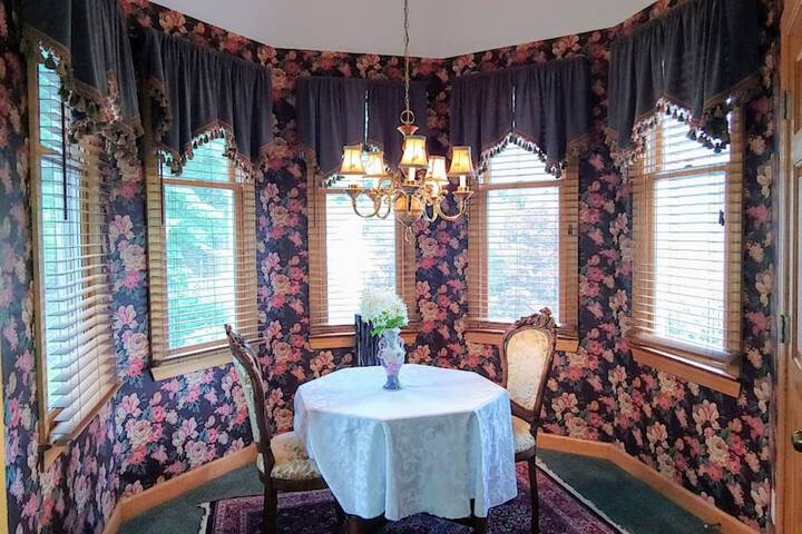 Room 45 of 107