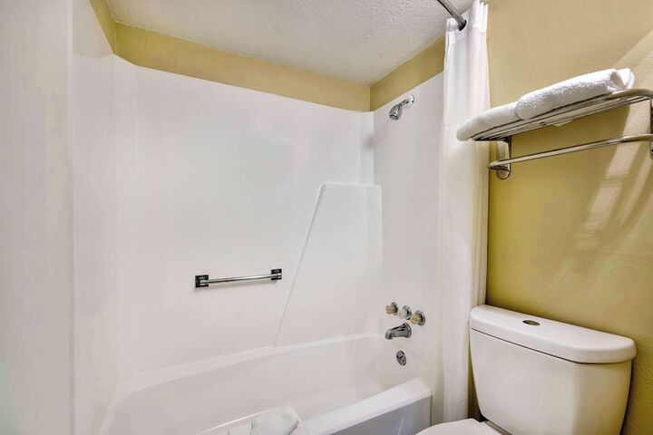 Room 15 of 23