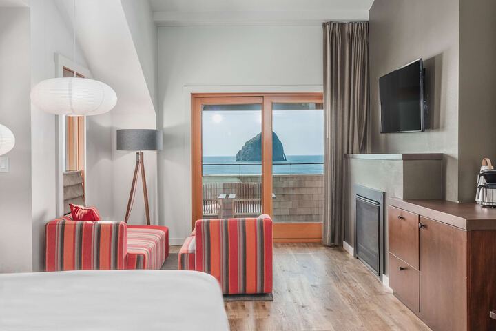 Headlands Coastal Lodge & Spa
