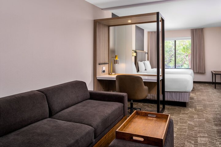 Room 18 of 23