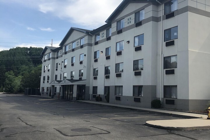 Hotel 2 of 27