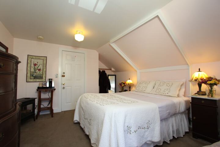 Room 27 of 113