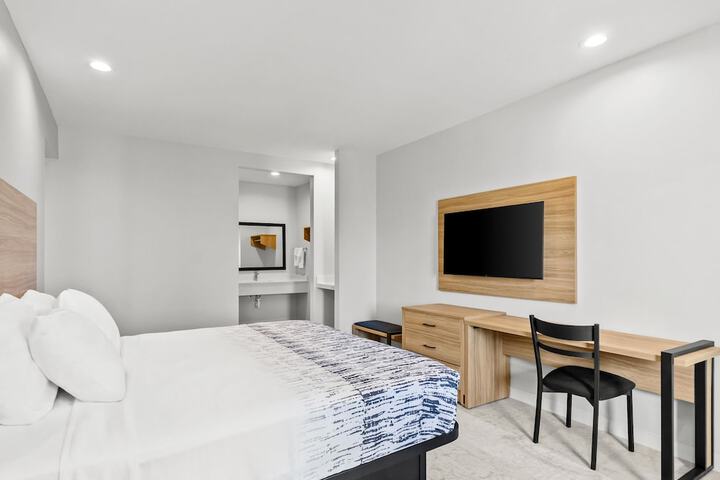 Americas Best Value Inn & Suites Tomball Grand Parkway