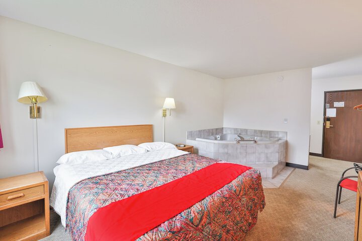 OYO Hotel Pipestone MN Canterbury Park