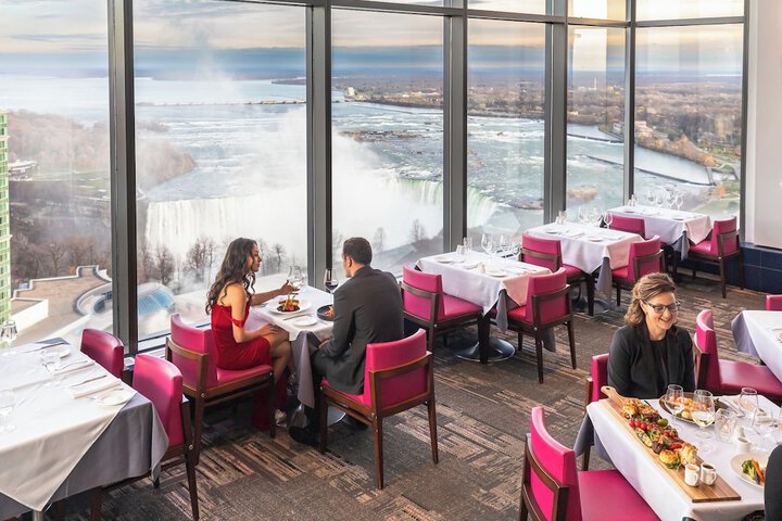 Hilton Niagara Falls / Fallsview Hotel & Suites