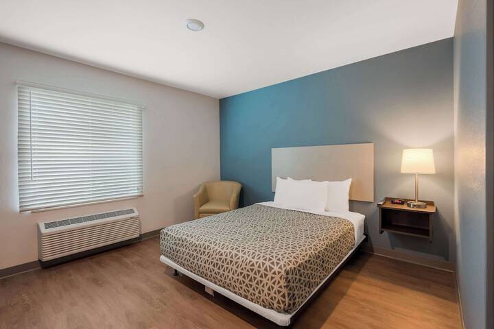 Room 26 of 32