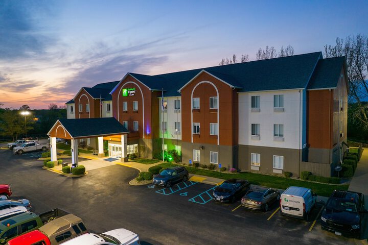 Hotel 4 of 52