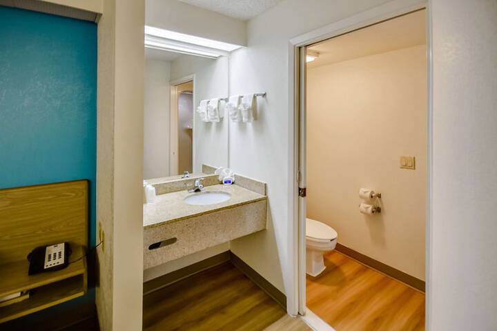 Room 18 of 29