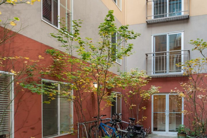 Hotel Exterior 74 of 79