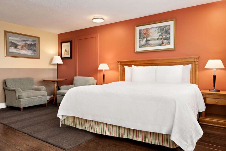 Room 9 of 29