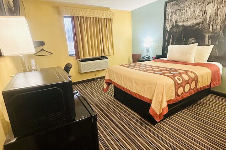 Room 30 of 46