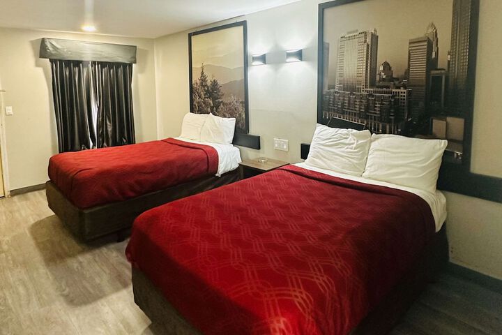 Room 13 of 36