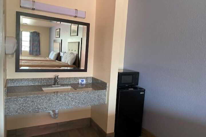 Room 15 of 18