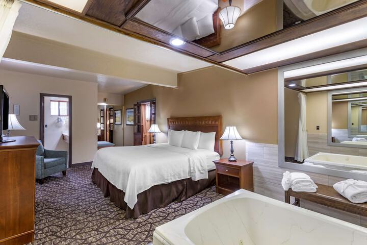 Room 12 of 30