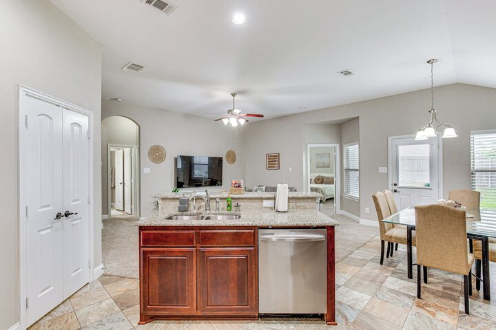 Private Yard & Grill: Greenville Vacation Rental