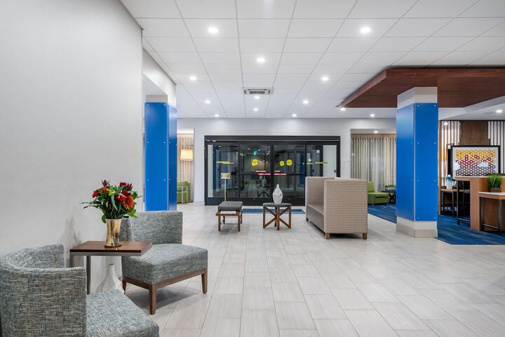 Holiday Inn Express & Suites Santa Ana - Orange County by IHG