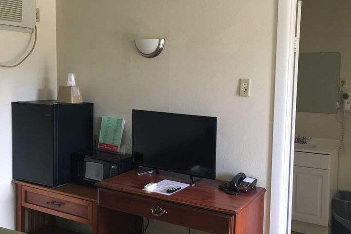 Room 27 of 37