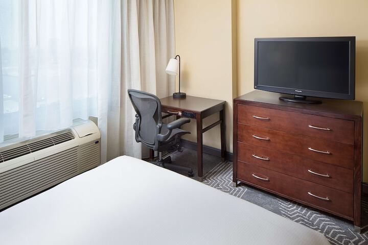 Room 13 of 39