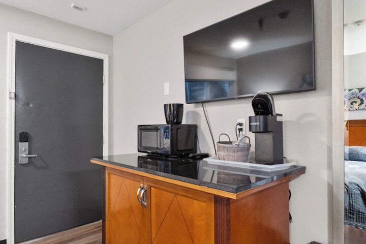 Basecamp Puyallup a Travelodge by Wyndham