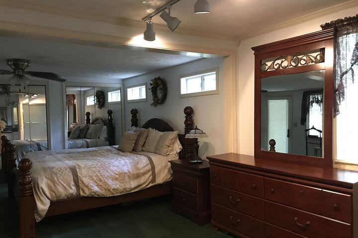 Room 213 of 399